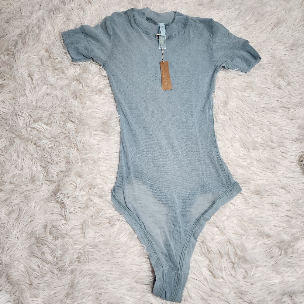 SKIMS SUMMER MESH T-Shirt Bodysuit/ SKY/XS, S/ NWT - Picture 3 of 11